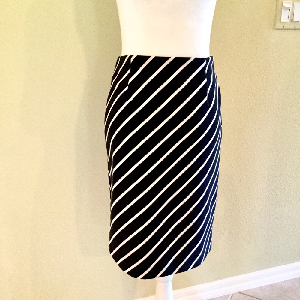 GRACE ELEMENTS BLACK & WHITE STRIPED PENCIL SKIRT